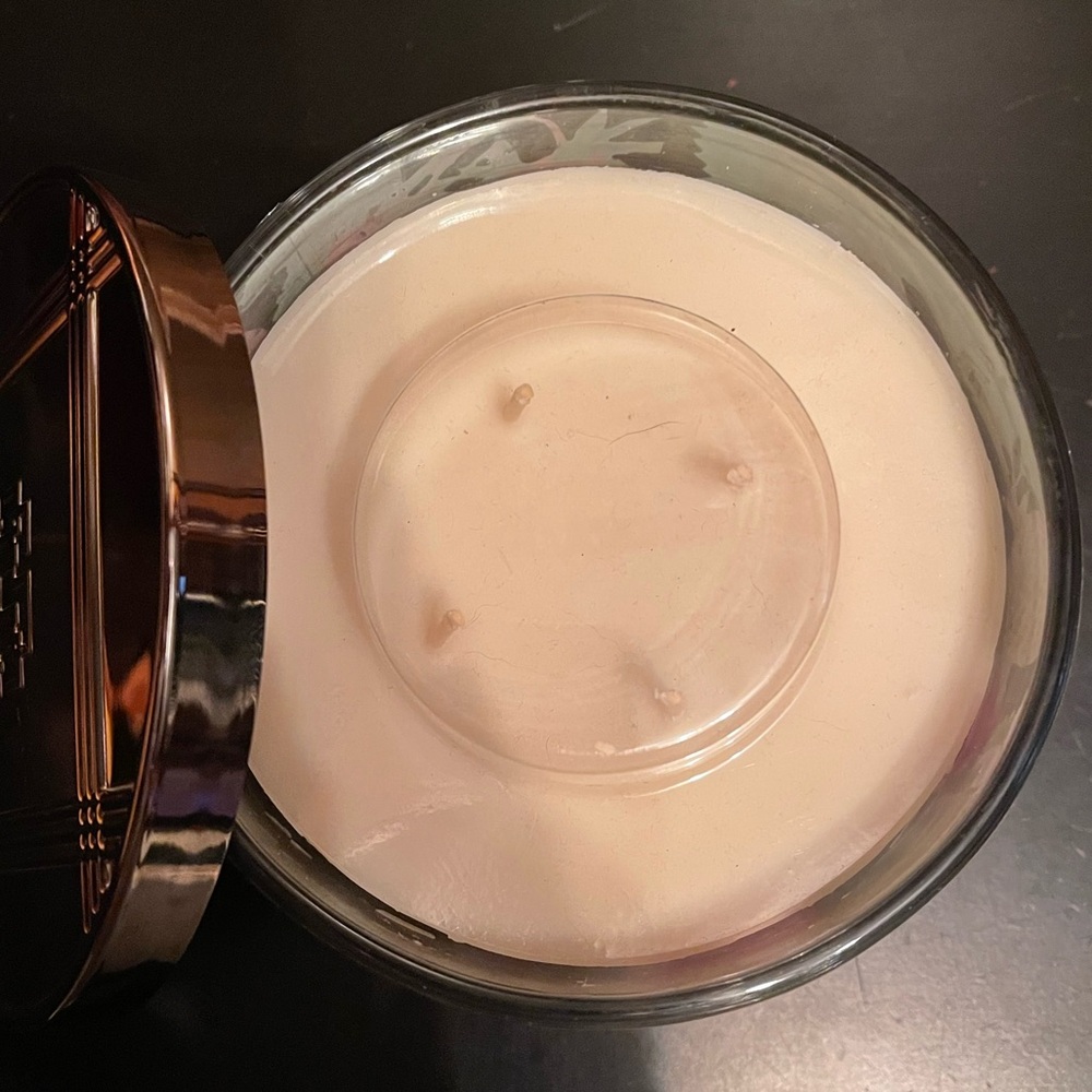 18oz Homeworx by Harry Slatkin Strawberry Patch glass candle 30-55 hr burn time - Picture 3 of 3